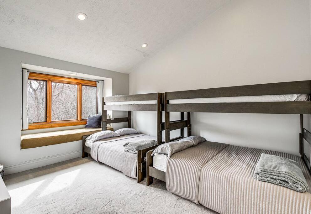 Villa Lux Retro Getaway W/ Ober & Smoky Mtn Views! Gatlinburg Exterior foto