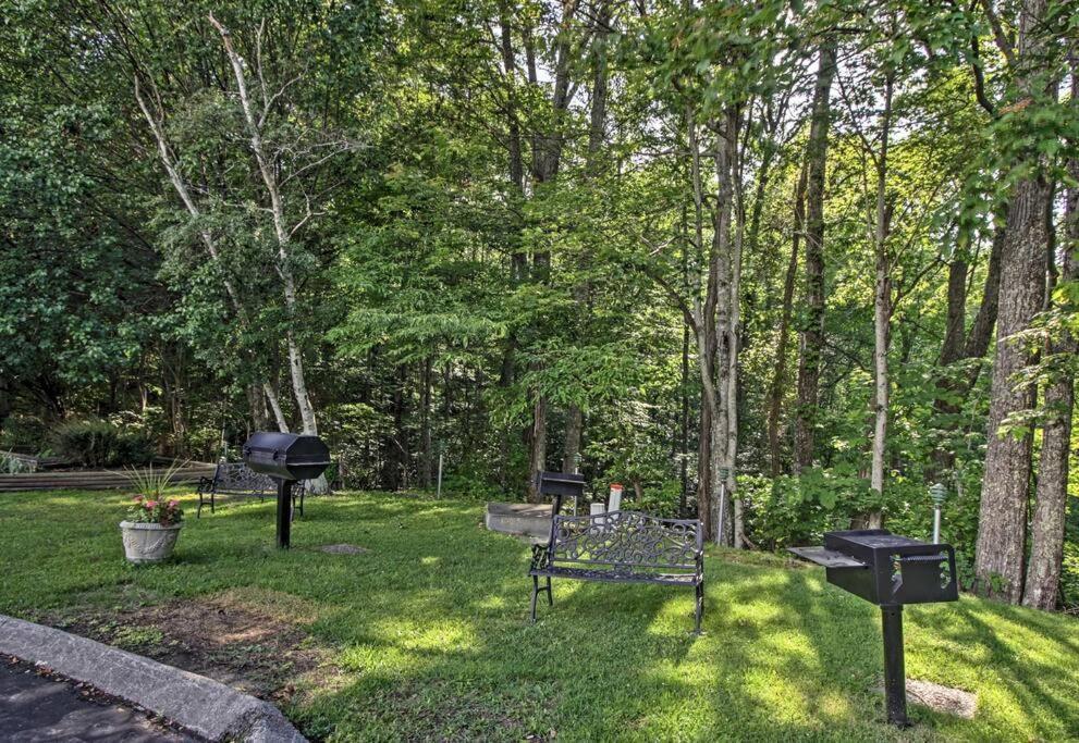 Villa Lux Retro Getaway W/ Ober & Smoky Mtn Views! Gatlinburg Exterior foto